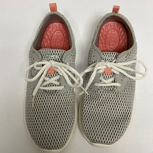 LiteRide By Crocs Womens light grey size 9